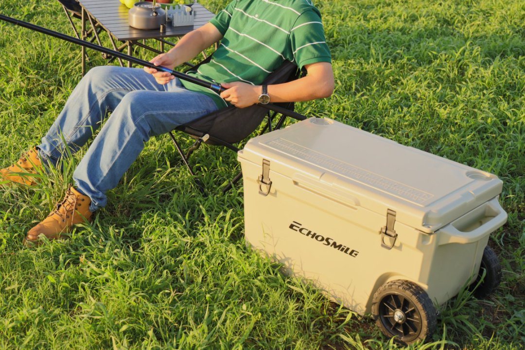 75 Qt Rotomolded Rolling Cooler